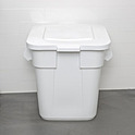 Контейнер квадратный RUBBERMAID BRUTE 106 литров белый, FG352600WHT+ Крышка белая, FG352700WHT+ Платформа для контейнеров FG264000BLA/FG264043BLA